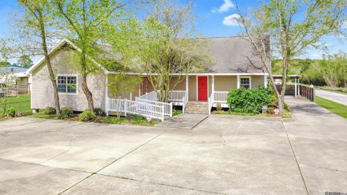 8115 Vincent Rd, Denham Springs, LA, 70726-6292 | Card Image