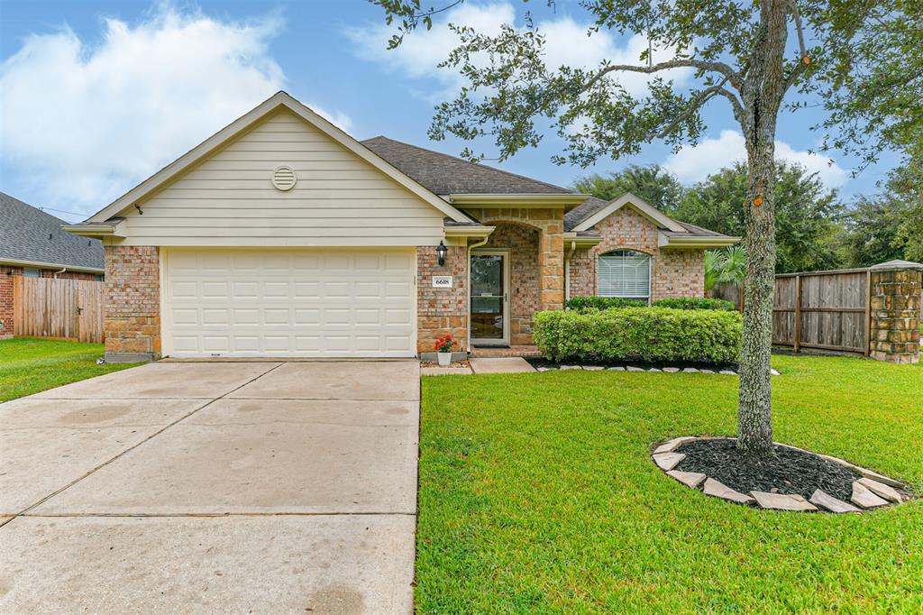 Eden Field Ln, Dickinson, TX 77539