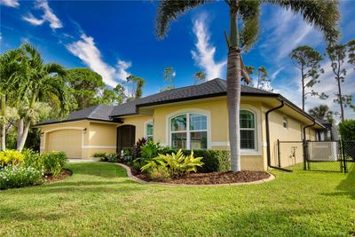 39 Tee View Place, House other with 3 bedrooms, 2 bathrooms and null parking in Rotonda West FL | Image 3