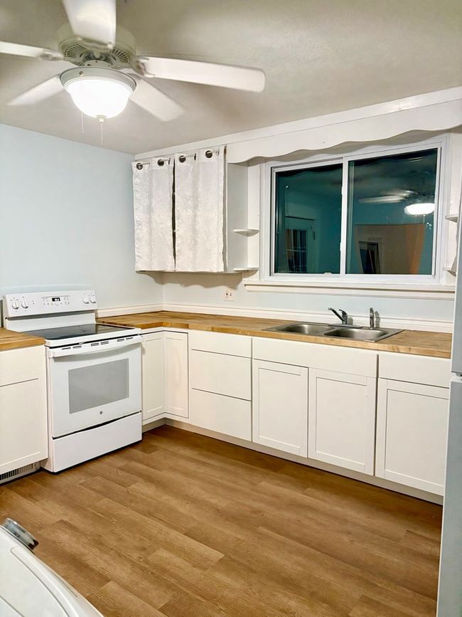 324 Bauer Ave, Home with 6 bedrooms, 2 bathrooms and null parking in Crestline OH | Image 13