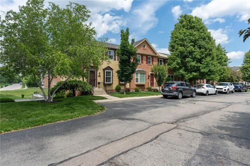 2701 N Kings Arms Cir, Dayton, OH, 45440-2309 | Card Image