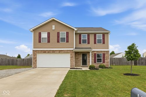 375 E Michael Dr, Atlanta, IN, 46031-9487 | Card Image