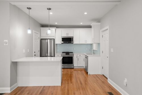 3-1 Orient Ave, Everett, MA, 02149-3318 | Card Image
