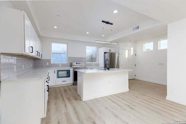 102 - 310 S Mesquite St, Townhouse with 3 bedrooms, 4 bathrooms and null parking in San Antonio TX | Image 17