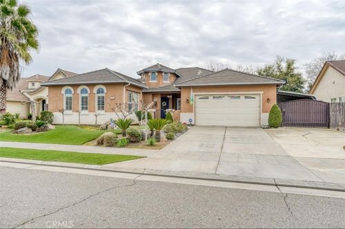 2458 Warner Ave, Clovis, CA, 93611-2407 | Card Image