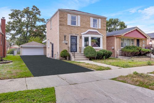 10626 S Lowe Ave, Chicago, IL, 60628-2312 | Card Image