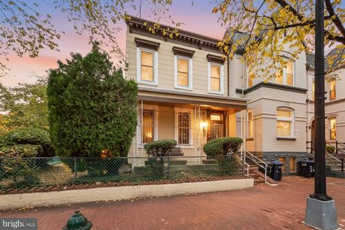 351 11th St Se, WASHINGTON, DC, 20003-2105 | Card Image