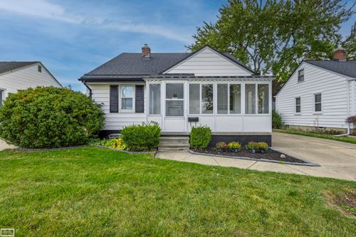 19162 Eastland St, Roseville, MI, 48066-4104 | Card Image