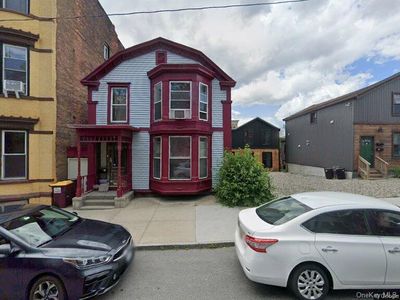 View of front of property featuring cooling unit | Image 1