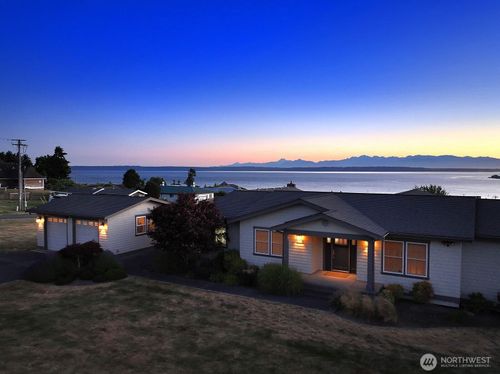 8238 Maritime Drive, Clinton, WA, 98236 | Card Image