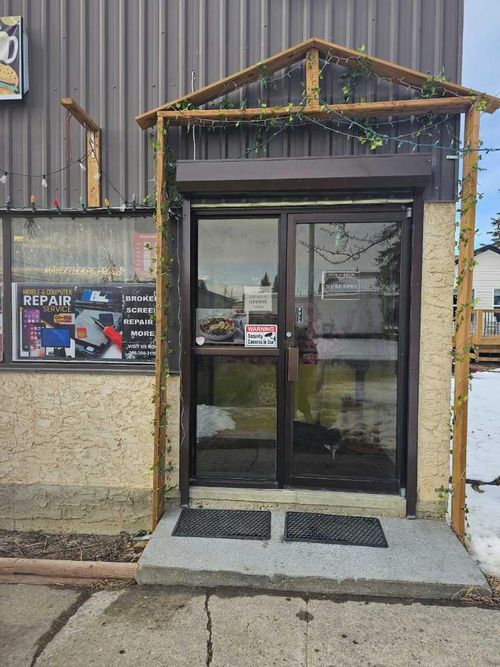 kiosk-4912 49 Avenue, Mayerthorpe, AB, T0E1N0 | Card Image