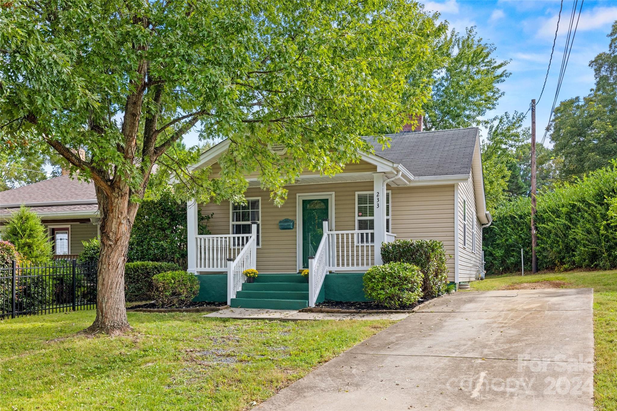 Catawba Ave, Mount Holly, NC 28120