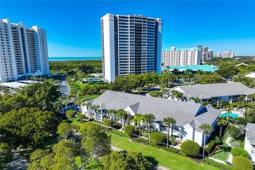 32-5633 Turtle Bay Dr, NAPLES, FL, 34108-2723 | Card Image