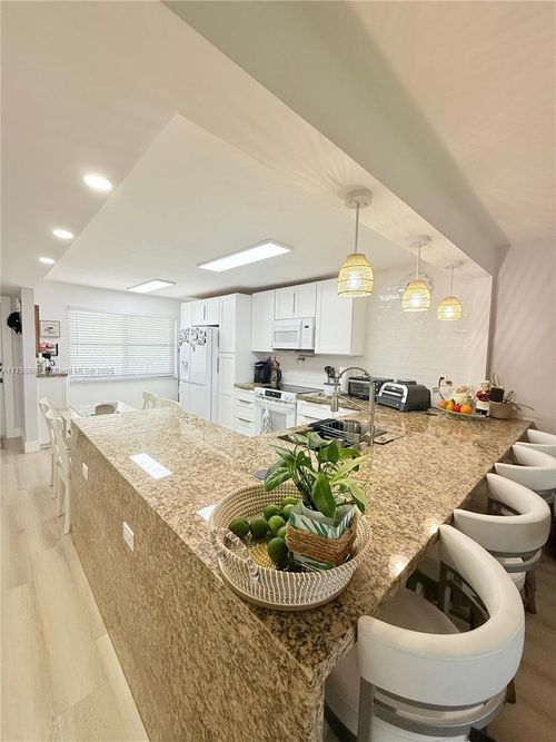 apt-408-10400 Nw 30th Ct, Sunrise, FL, 33322-2028 | Card Image