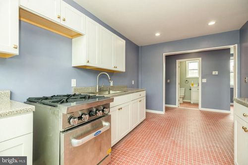 250 Warren St, BEVERLY, NJ, 08010-1350 | Card Image