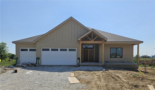 4460 145th Ter, Basehor, KS, 66007-9796 | Card Image