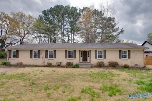2107 Edinburgh Dr Sw, Huntsville, AL, 35803-2025 | Card Image