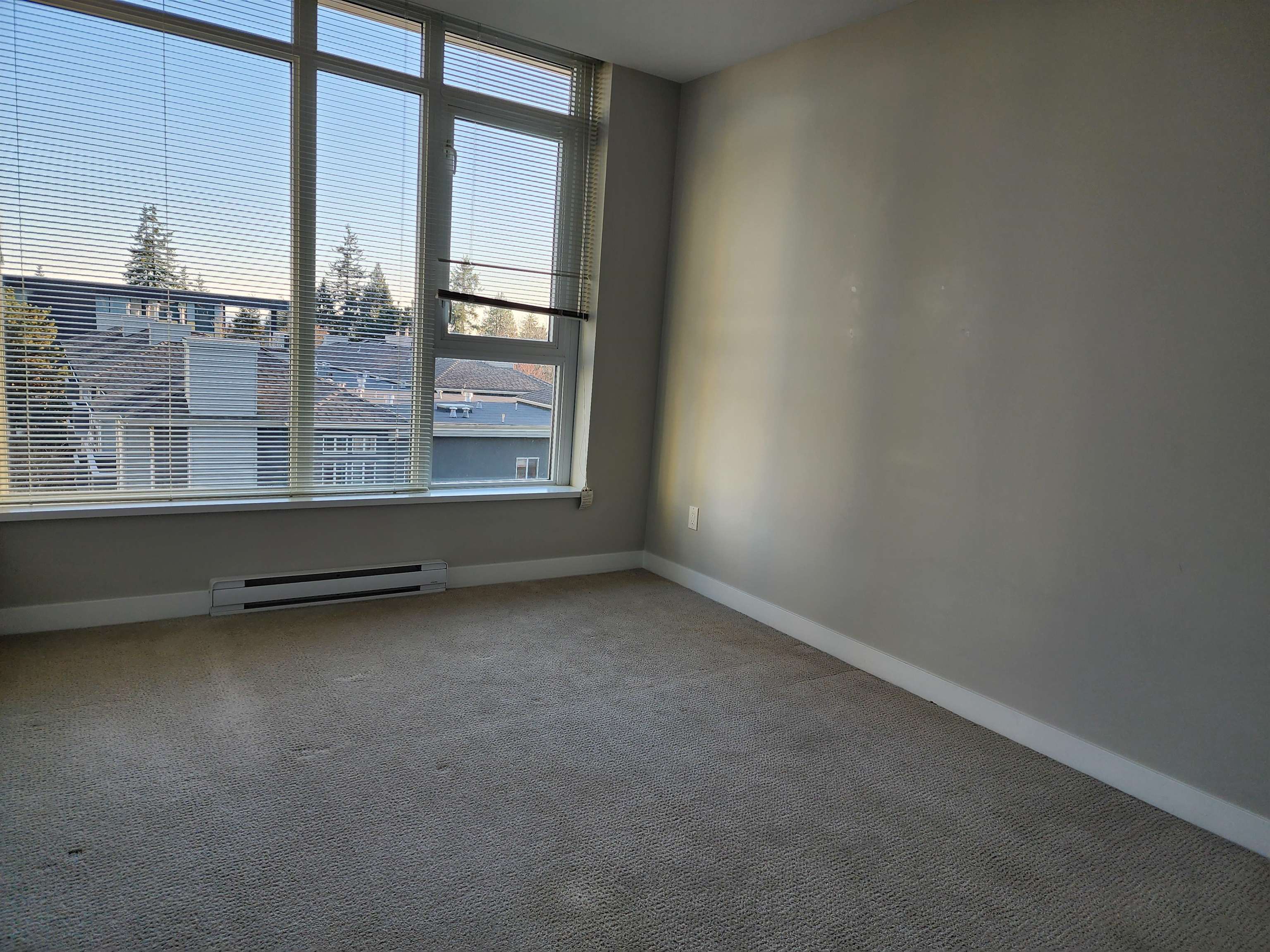 50x - 4900 Lennox Lane, Condo with 2 bedrooms, 0 bathrooms and 1 parking in Burnaby BC | Image 3