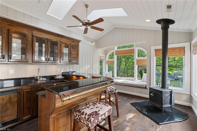 Bar with Wood-Burning Stove | Image 24