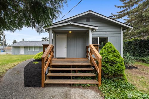 827 99th St S, Tacoma, WA, 98444-4101 | Card Image