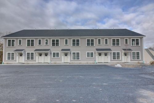 89 W Main St, Northborough, MA, 01532-2093 | Card Image