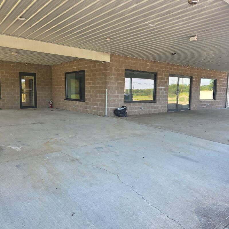 Commercial Lease in Nashport 3