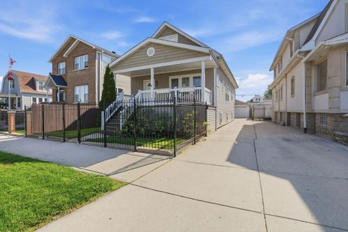 2923 N New England Ave, Chicago, IL, 60634-4829 | Card Image