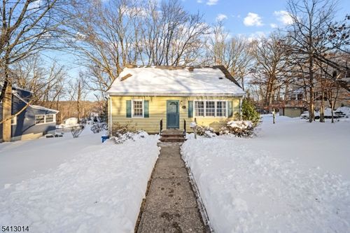 212 Spruce St, Midland Park, NJ, 07432-1130 | Card Image