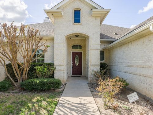 8464 Arroyo Ln, Benbrook, TX, 76126-1833 | Card Image