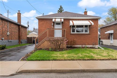 main-floor-65 E 11th St, Hamilton, ON, L9A3T3 | Card Image