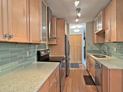 306-1425 W 28th St, Minneapolis, MN, 55408-1978 | Card Image