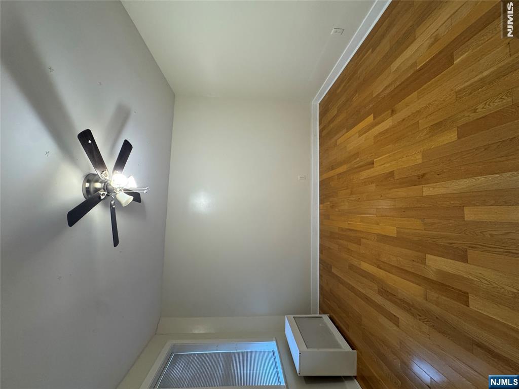 Residential Lease in Belleville 3