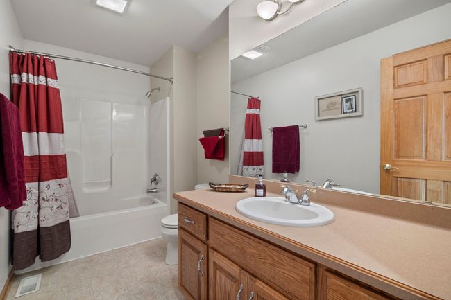 2nd floor main bath | Image 23