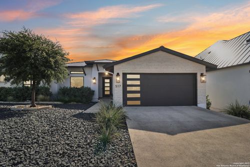 517 Preston Trl, Boerne, TX, 78006-8860 | Card Image