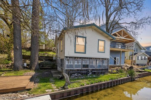 6571 Sherman Dr, Otter Lake, MI, 48464-9533 | Card Image