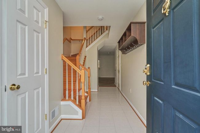 6362 Dakine Cir, Townhouse with 3 bedrooms, 4 bathrooms and null parking in SPRINGFIELD VA | Image 5