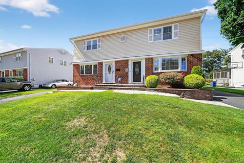 5 Hester Pl, Garnerville, NY, 10923-1222 | Card Image