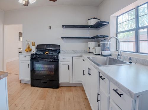 528 41st St, Lubbock, TX, 79404-2730 | Card Image