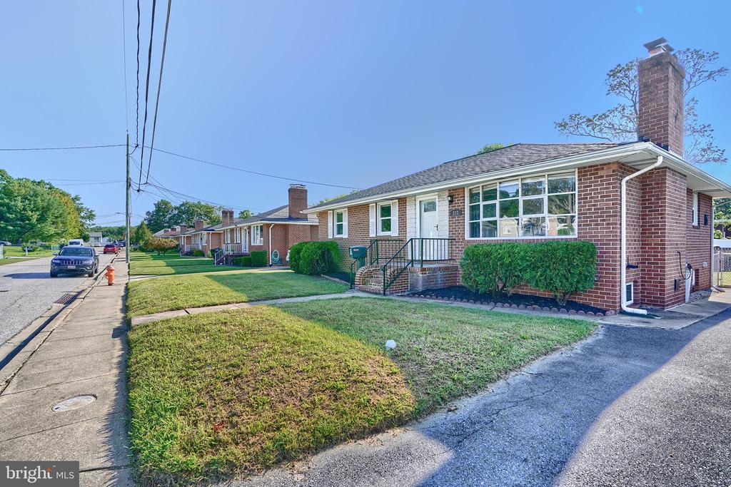 Clover Ave, Essex, MD 21221