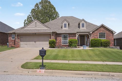 512 Fargo St, Broken Arrow, OK, 74012-8881 | Card Image