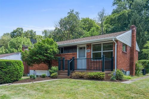 809 Sleepy Hollow Rd, Castle Shannon, PA, 15234 | Card Image