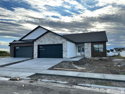 672 S Cutler Ave, Sugar City, ID, 83448-1182 | Card Image