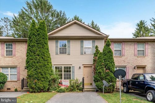 37 Dorothy Ct, INWOOD, WV, 25428-4906 | Card Image