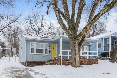 8925 Main St, Kansas City, MO, 64114-3144 | Card Image