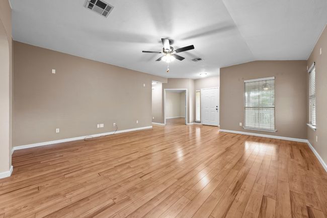Living Room | Image 18