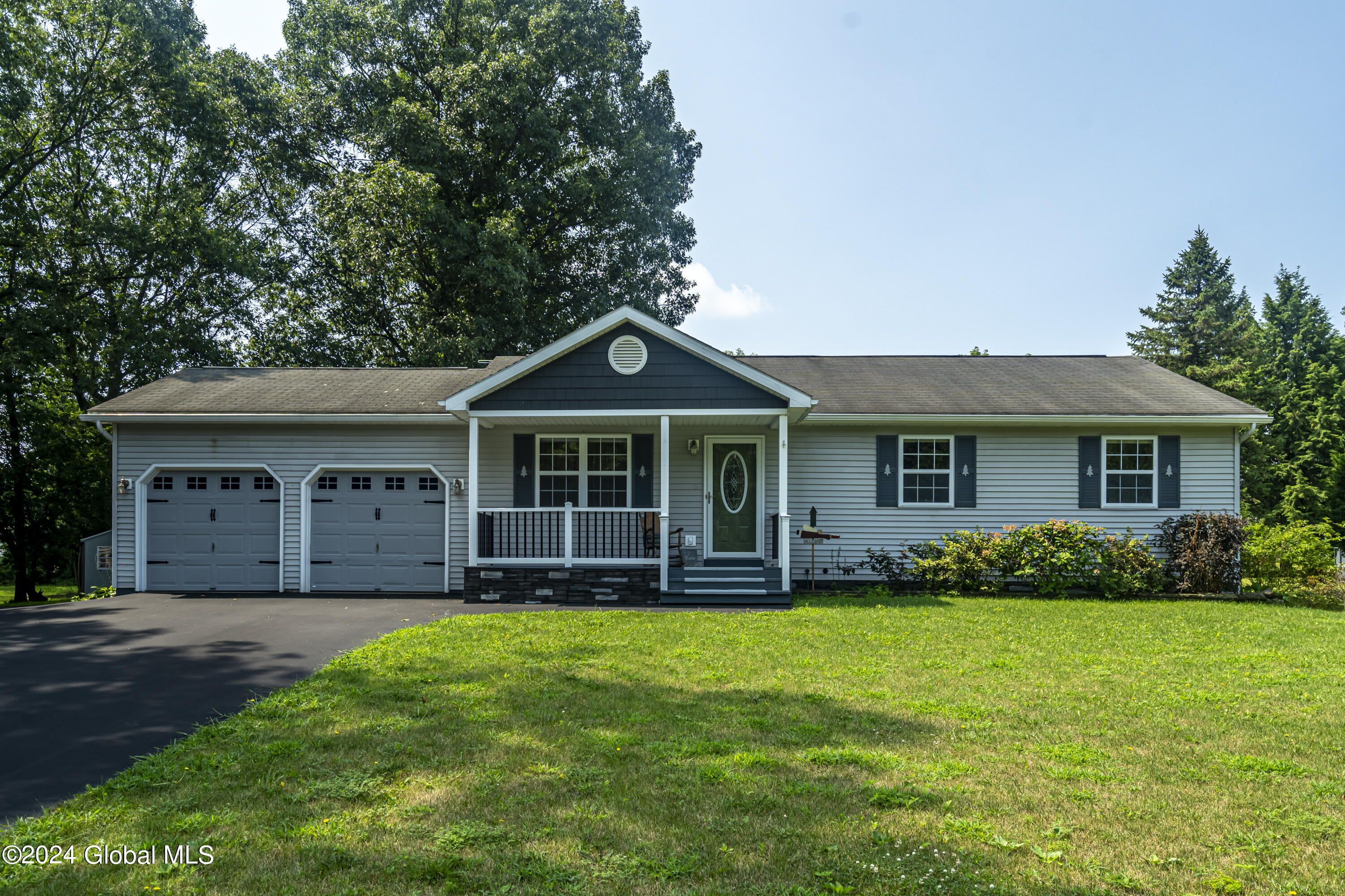 Devine Dr, Hudson Falls, NY 12839