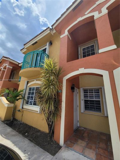 1108 - 7145 Nw 173rd Dr, Condo with 3 bedrooms, 2 bathrooms and null parking in Hialeah FL | Image 1