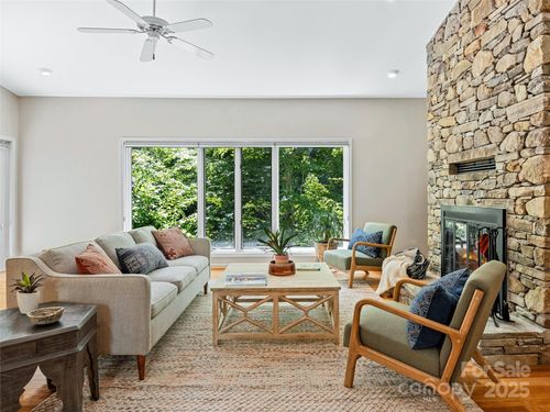 150 Sondley Pkwy, Asheville, NC, 28805-1149 | Card Image