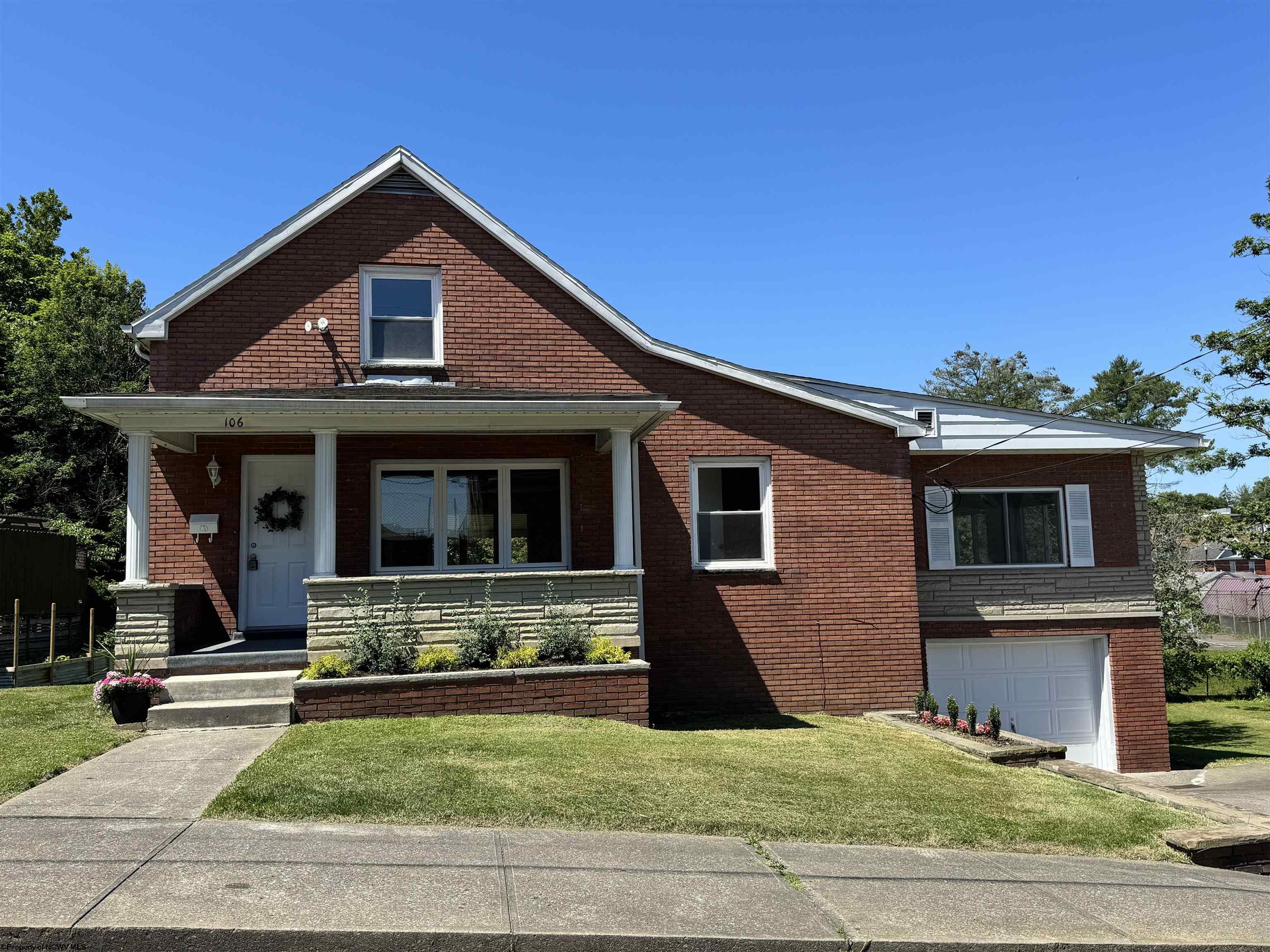May St, Fairmont, WV 26554
