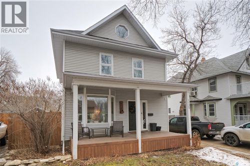 1135 2nd Ave Nw, Moose Jaw, SK, S6H3R4 | Card Image